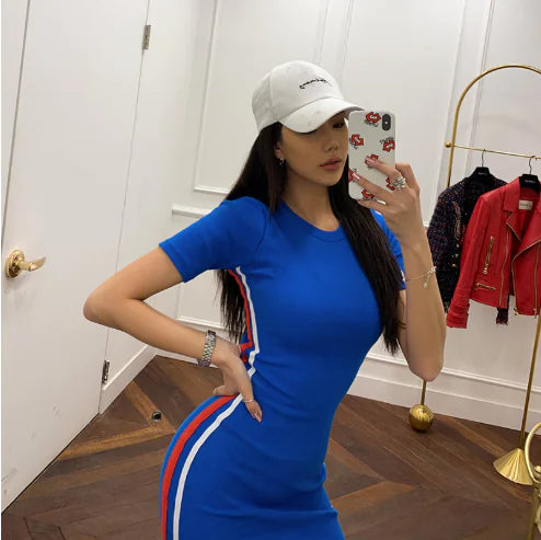 Long Sleeve V-Neck Dress – Zeitlose Silhouette